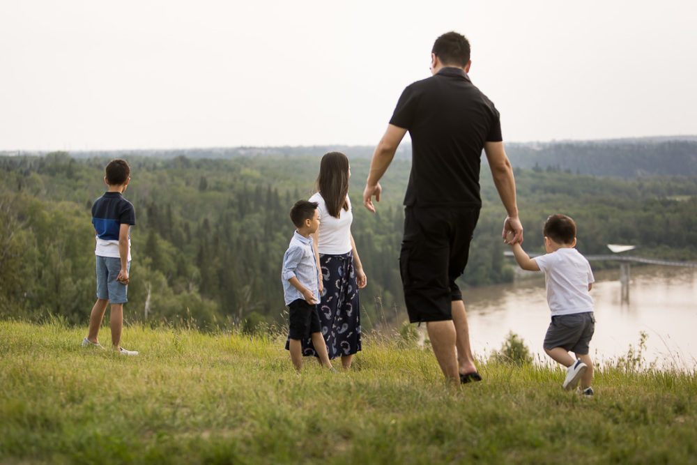 Documentary family photography of family enjoying an evening in the river valley by Paper Bunny Studios Edmonton