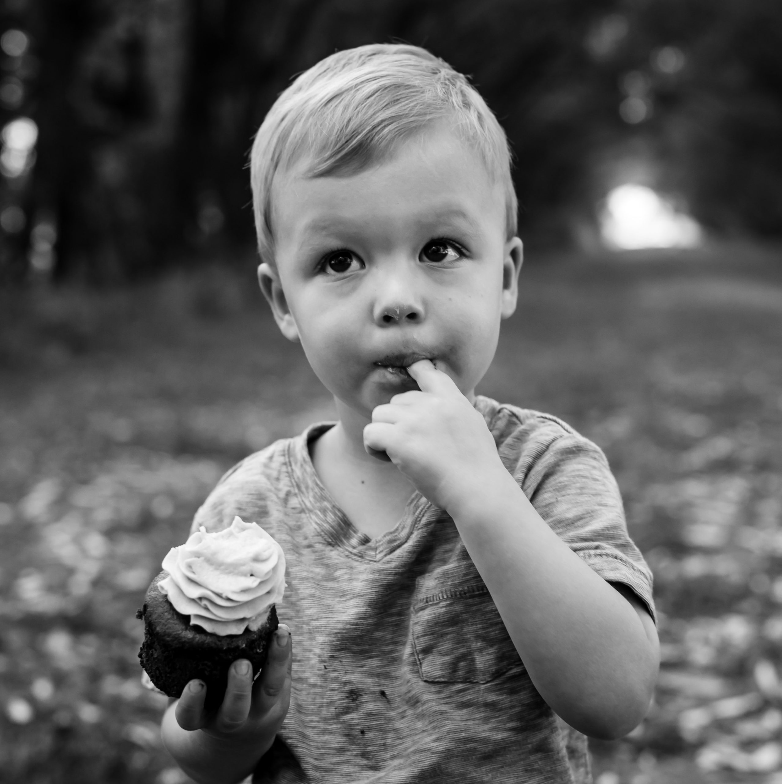 Outdoor kids portraits by Paper bunny studios