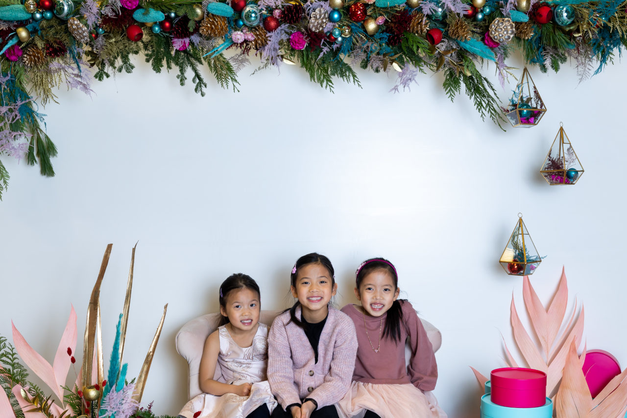 Christmas mini session photo - 3 sisters - by Paper Bunny Studios, Edmonton