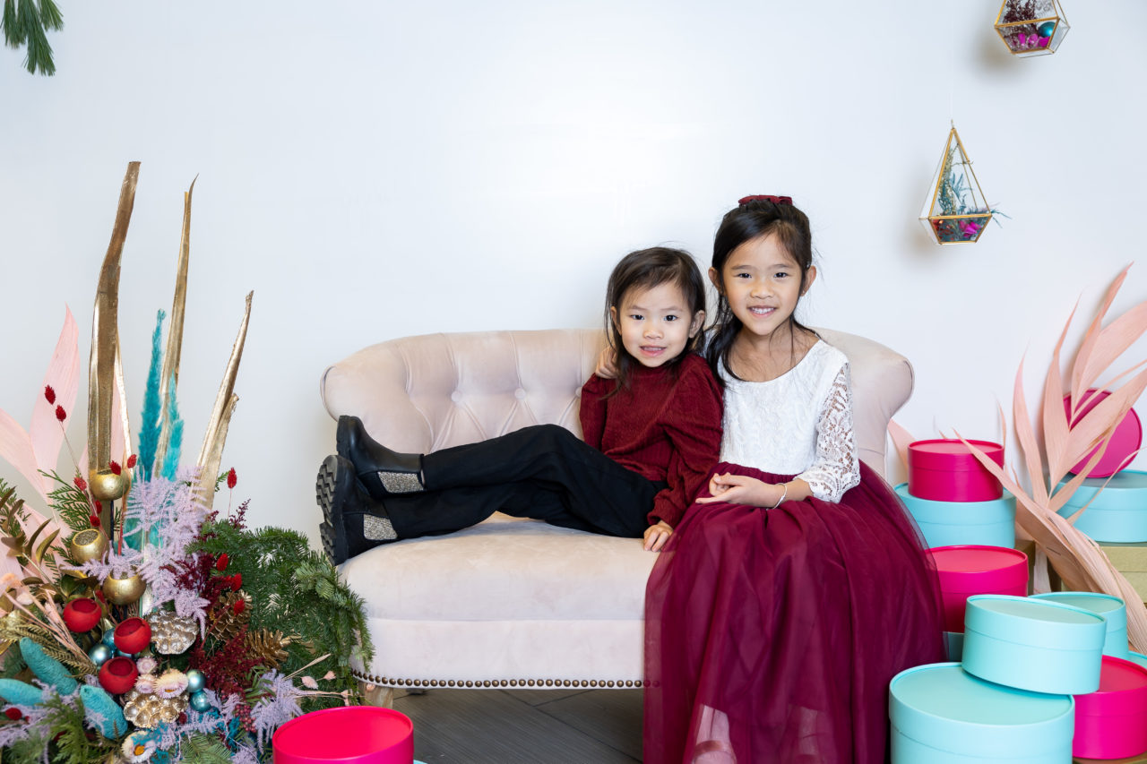 Christmas mini session - sibling portrait - photo by Paper Bunny Studios, Edmonton