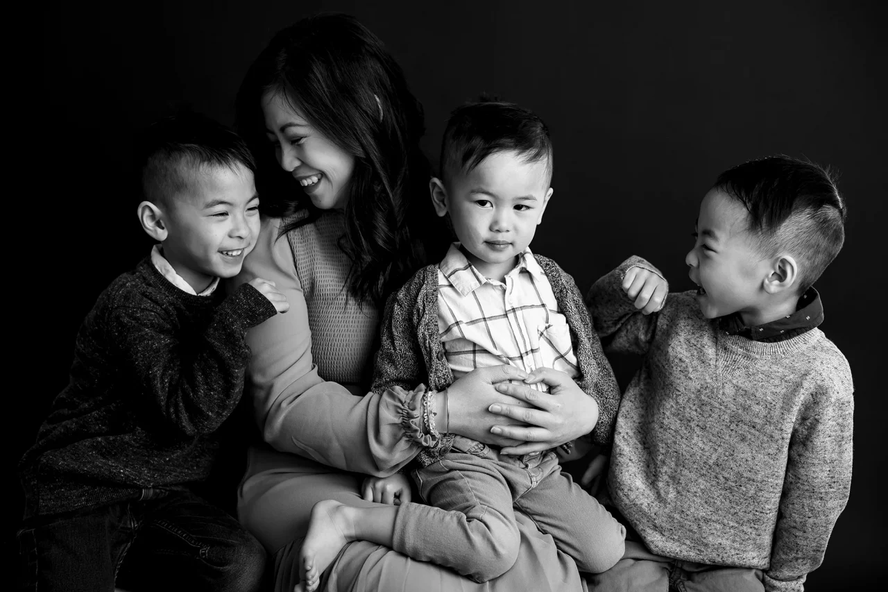 Black & White family photos gift ideas for Mother's Day - Cici & boys by paperbunny studios