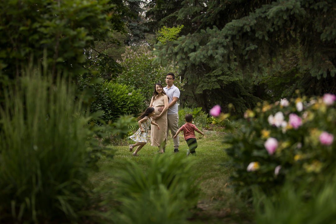 Outdoor family photos by Paper Bunny Studios Edmonton