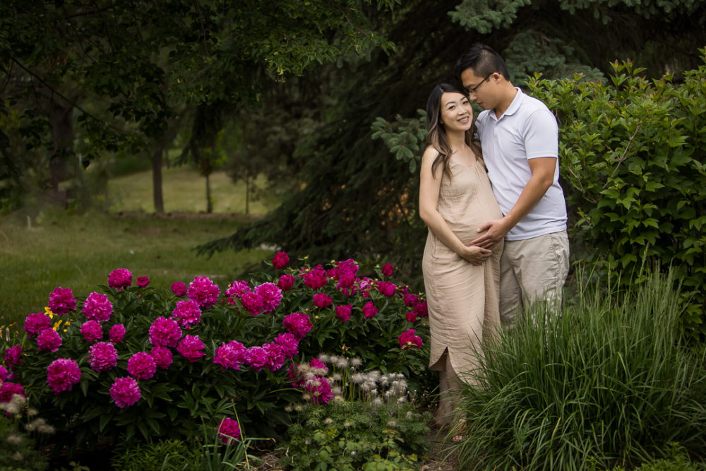 Outdoor maternity photography with mom and dad by Paper Bunny Studios Edmonton