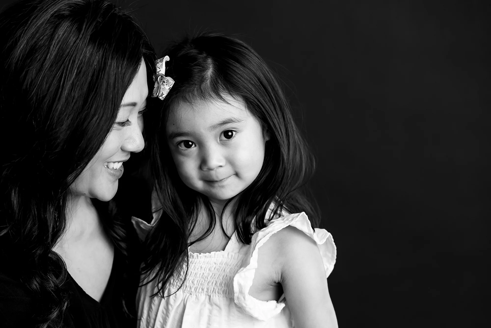 Black and White mother's day portraits by Edmonton family photographer Paperbunny Studios