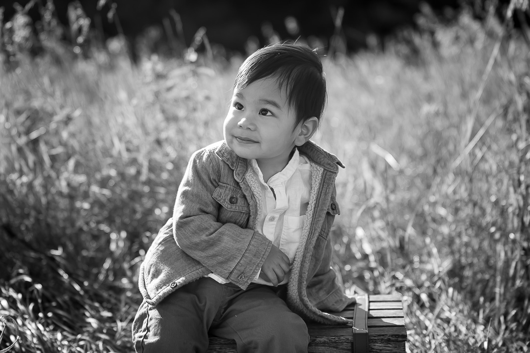 Holmann family - outdoor kid photos in Edmonton (black & white)