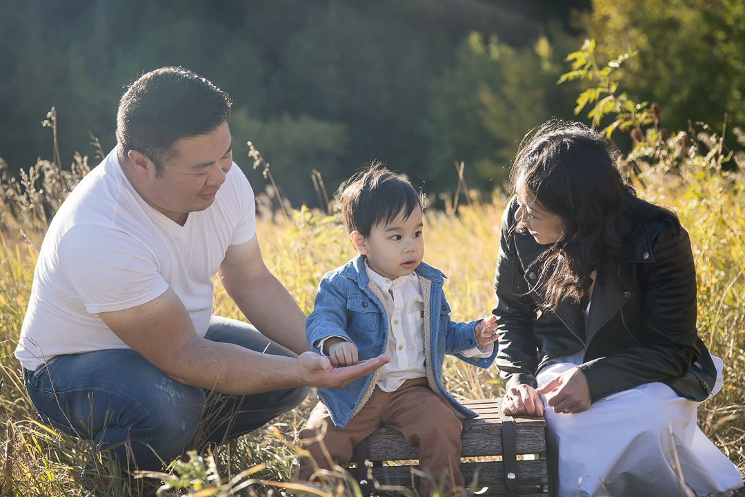 Holmann family - parents & toddler outdoor family photo session, Edmonton