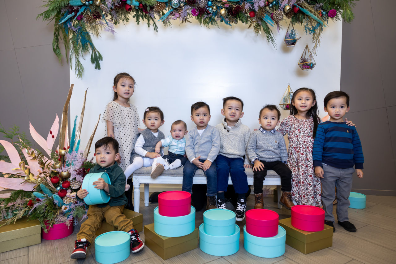 Christmas mini session - cousins photo - photo by Paper Bunny Studios, Edmonton