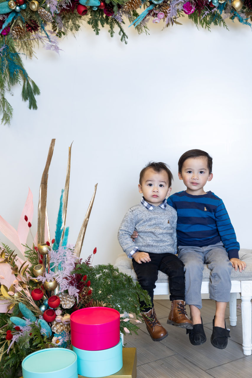 Christmas mini session photo by Paper Bunny Studios, Edmonton